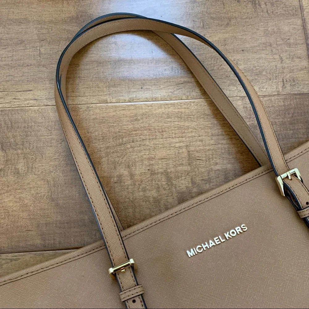 NWT Michael Kors Acorn Jet Set Travel Multi Function Leather Tote - Picture 9 of 15